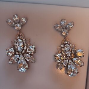 New In Box Elizabeth Bower Swarovski Crystal Elegant  Drop Earrings